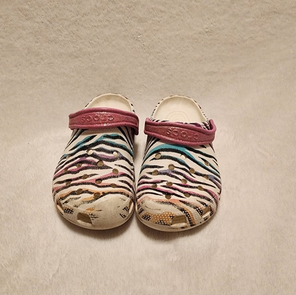 Crocs Pink/zebra Stripe Size 3 Bigkids - Picture 2 of 5